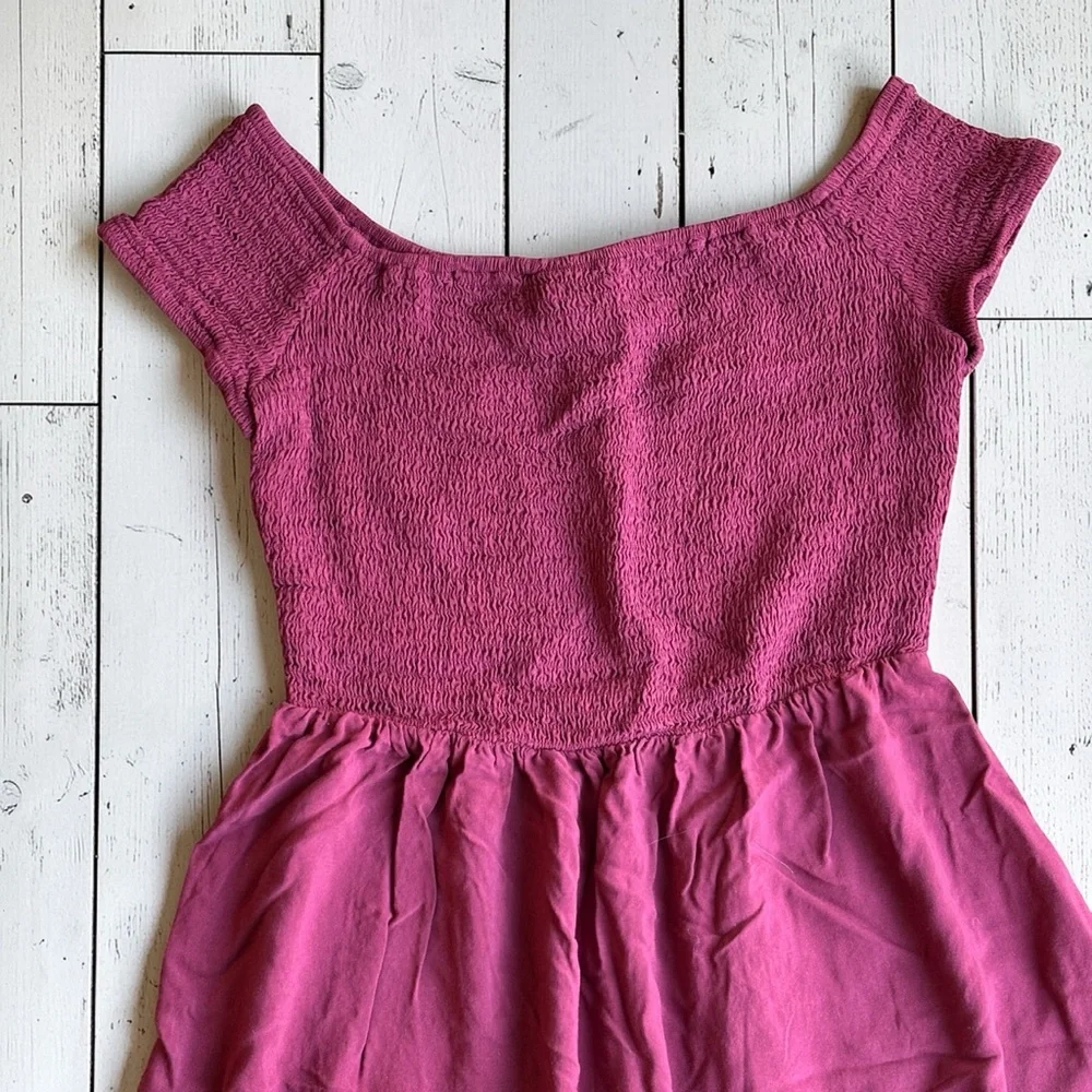 Mossimo Smocked Babydoll Dress Burgundy Cap Sleeve Size Medium